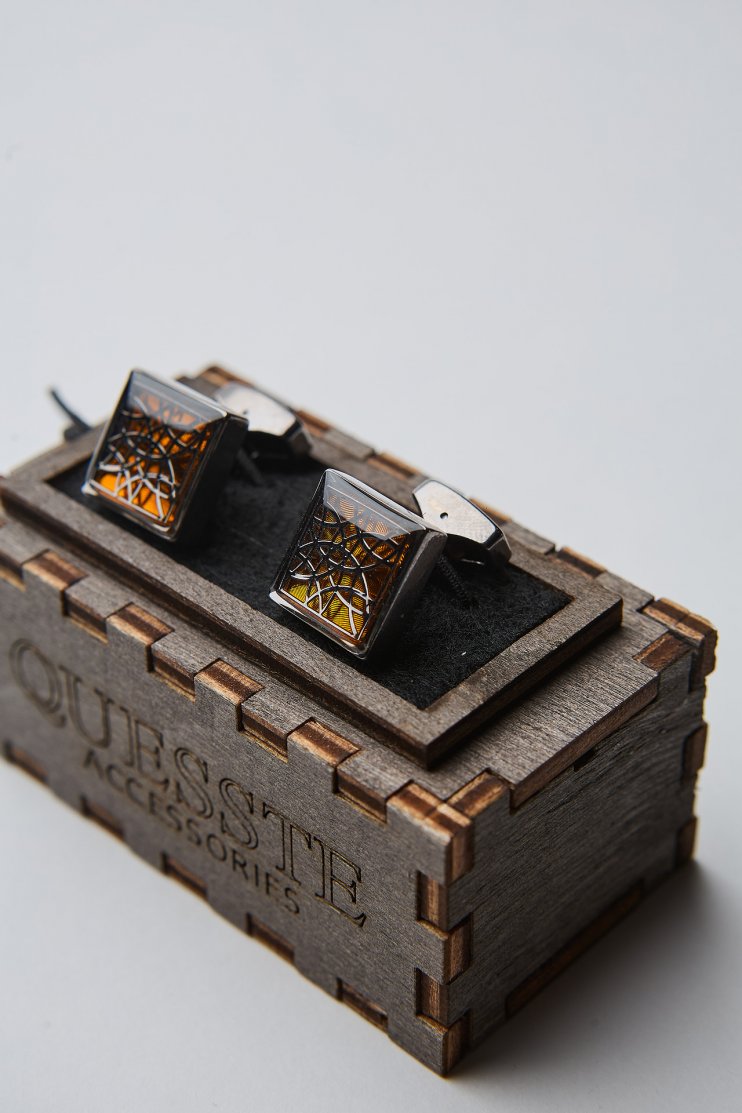 Запонки Янтарного цвета квадратные